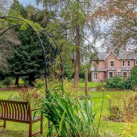 Claridge House Bed & Breakfast Lingfield Luaran gambar